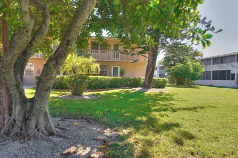 89 Canterbury D West Palm Beach FL 33417