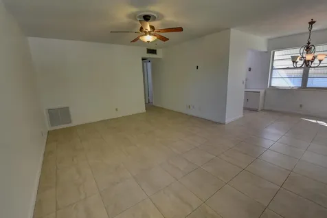 89 Canterbury D West Palm Beach FL 33417