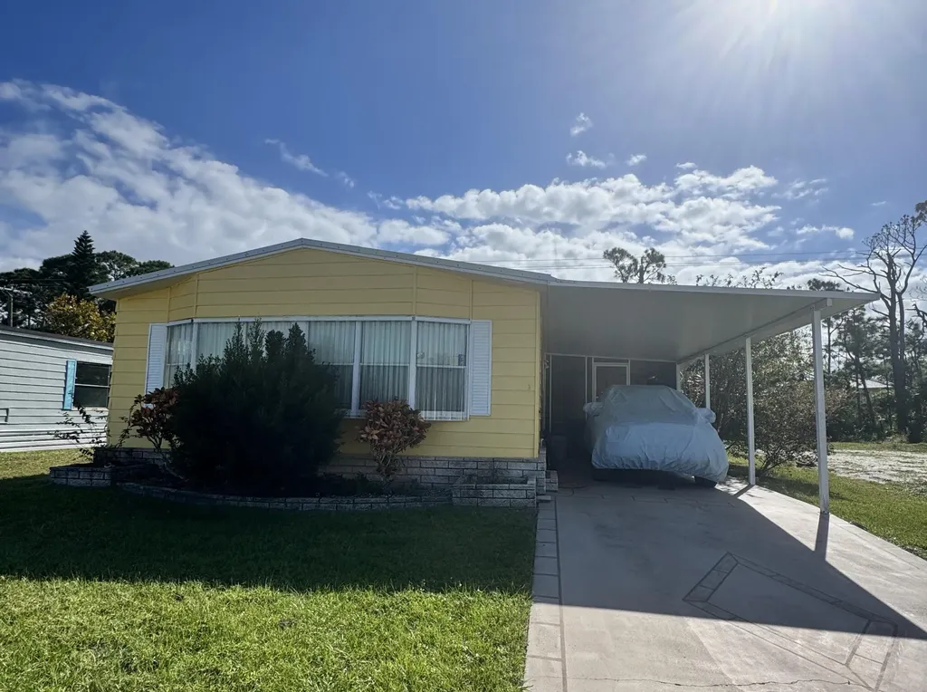 9 San Felipe Fort Pierce FL 34951