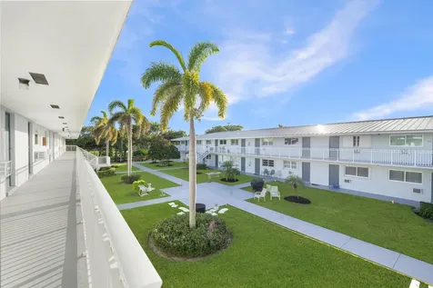 2560 S Federal Highway Boynton Beach FL 33435