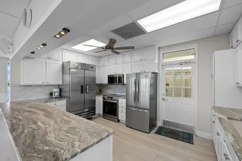 2542 S Federal Highway Boynton Beach FL 33435