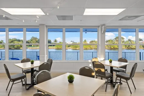 2542 S Federal Highway Boynton Beach FL 33435