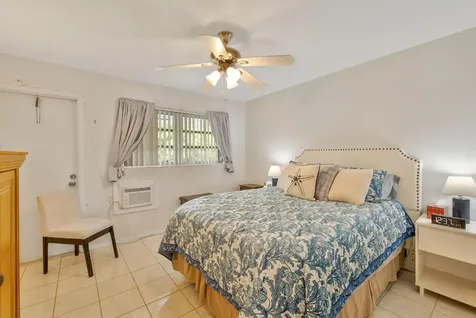 2542 S Federal Highway Boynton Beach FL 33435