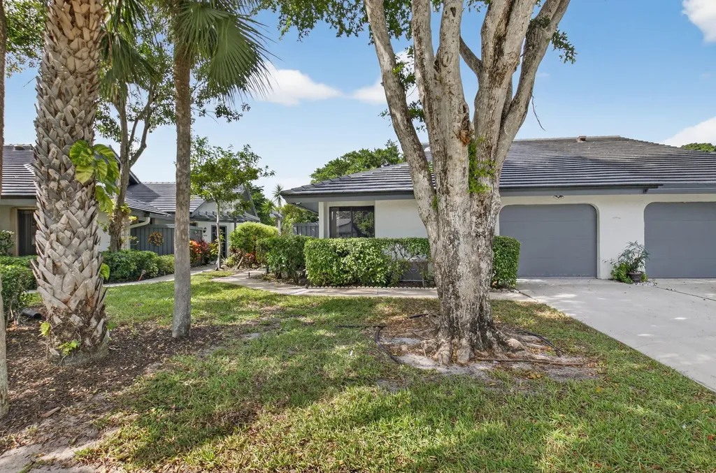 5082 Pine Drive Boynton Beach FL 33437