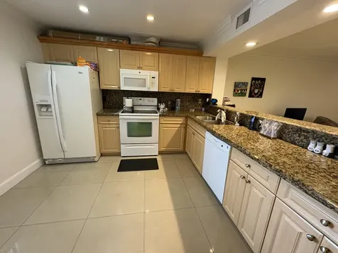 1400 Nw 45th Street Deerfield Beach FL 33064