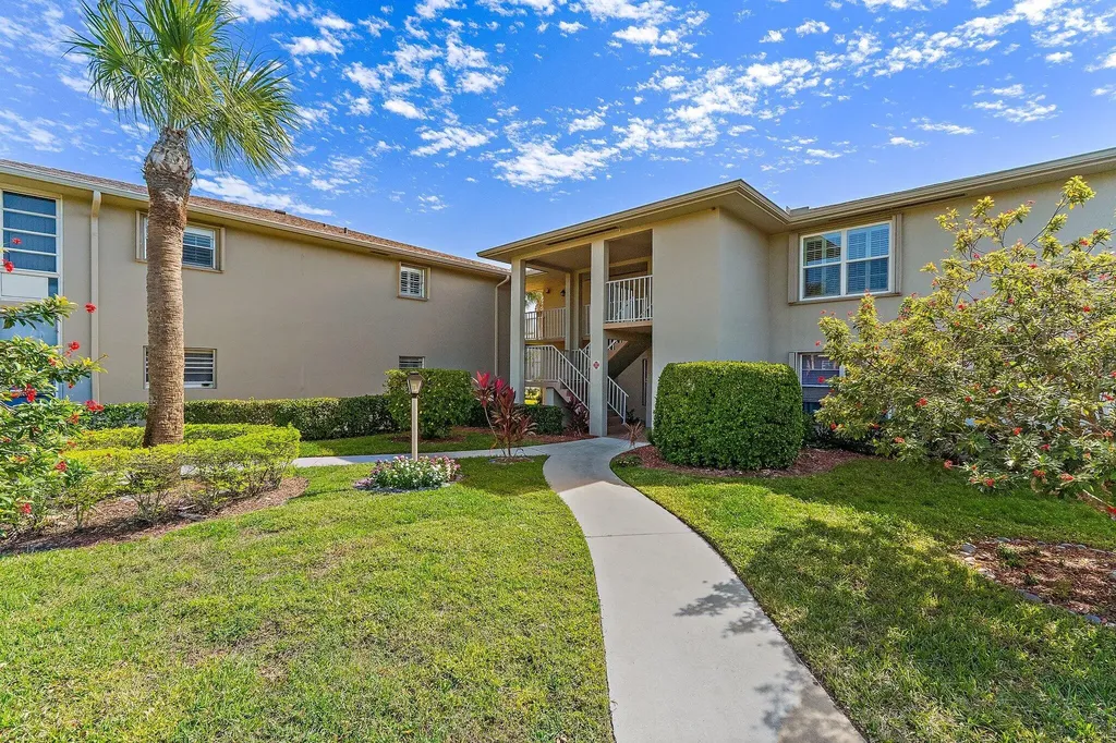 14 Lake Vista Trail Port Saint Lucie FL 34952
