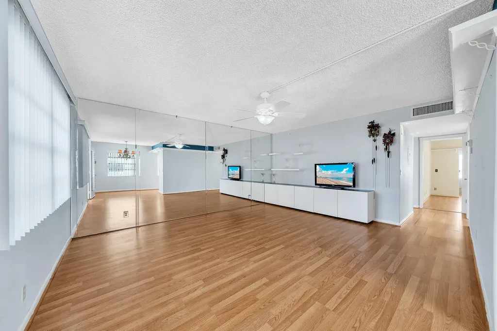548 Normandy L Delray Beach FL 33484
