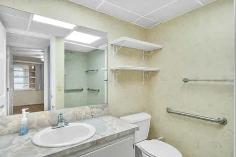 548 Normandy L Delray Beach FL 33484