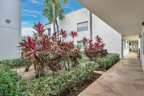 548 Normandy L Delray Beach FL 33484