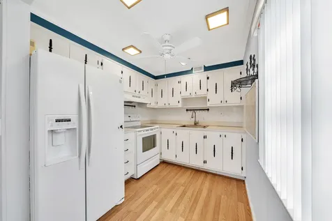 548 Normandy L Delray Beach FL 33484