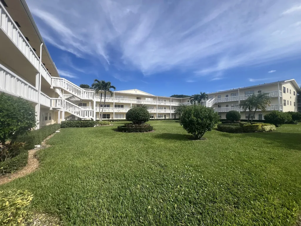 79 Dorset B Boca Raton FL 33434