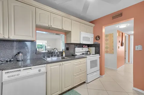 4000 Nw 44th Avenue Lauderdale Lakes FL 33319