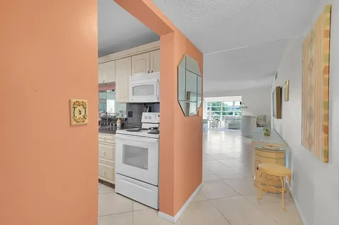 4000 Nw 44th Avenue Lauderdale Lakes FL 33319