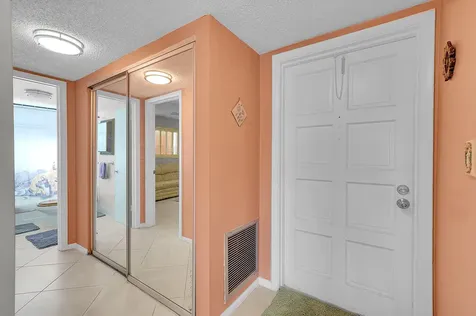 4000 Nw 44th Avenue Lauderdale Lakes FL 33319