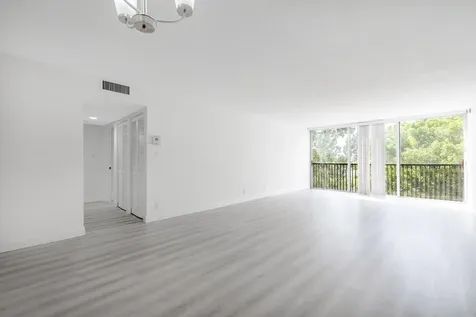 2208 S Cypress Bend Drive Pompano Beach FL 33069