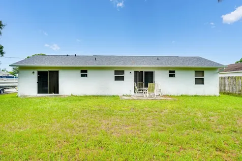 324 Nw Hogan Street Port Saint Lucie FL 34983