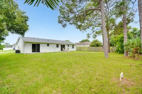 324 Nw Hogan Street Port Saint Lucie FL 34983