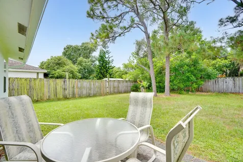 324 Nw Hogan Street Port Saint Lucie FL 34983