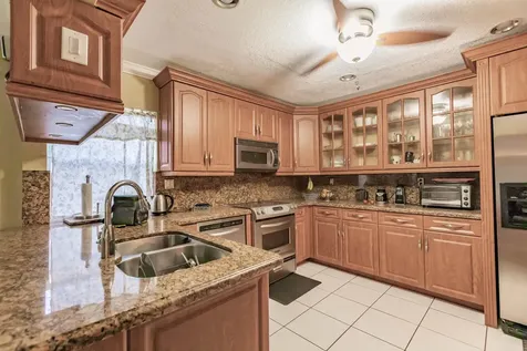 4141 Nw 32nd Avenue Lauderdale Lakes FL 33309