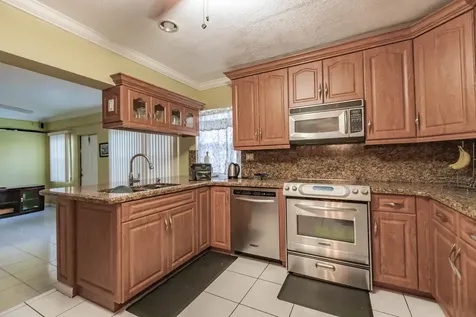 4141 Nw 32nd Avenue Lauderdale Lakes FL 33309