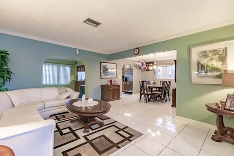 4141 Nw 32nd Avenue Lauderdale Lakes FL 33309