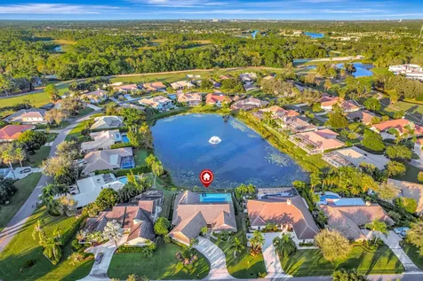 19 Cambria Road Palm Beach Gardens FL 33418