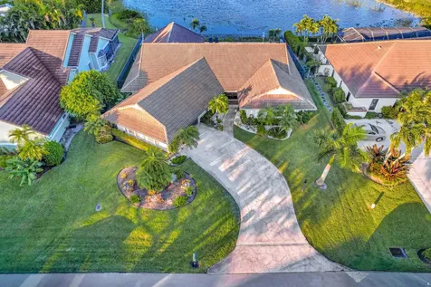 19 Cambria Road Palm Beach Gardens FL 33418