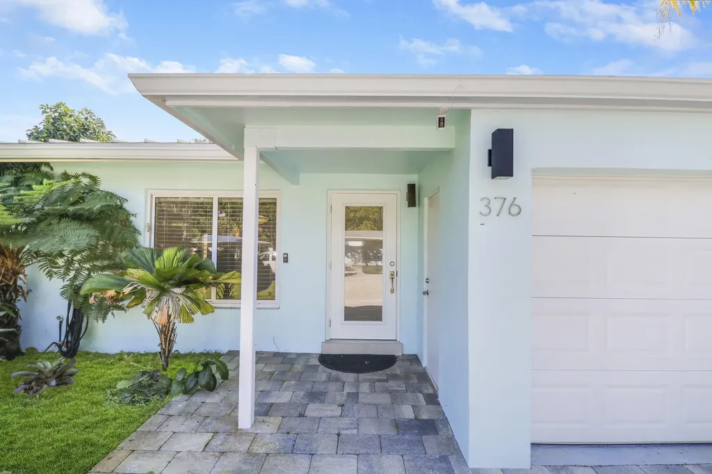 376 SW 2nd Street Boca Raton FL 33432