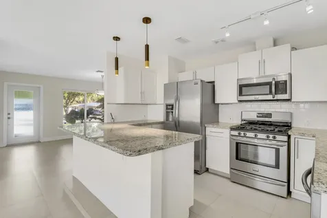 376 SW 2nd Street Boca Raton FL 33432