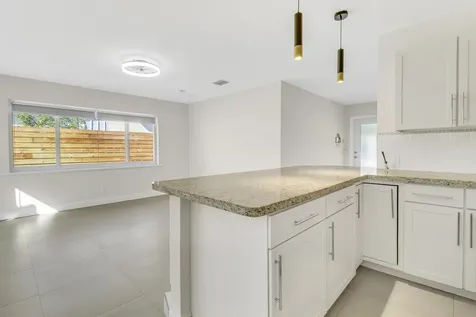 376 SW 2nd Street Boca Raton FL 33432