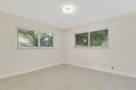 376 SW 2nd Street Boca Raton FL 33432