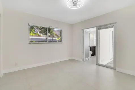 376 SW 2nd Street Boca Raton FL 33432