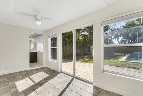 376 SW 2nd Street Boca Raton FL 33432