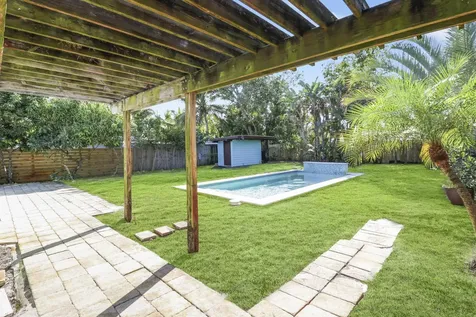 376 SW 2nd Street Boca Raton FL 33432