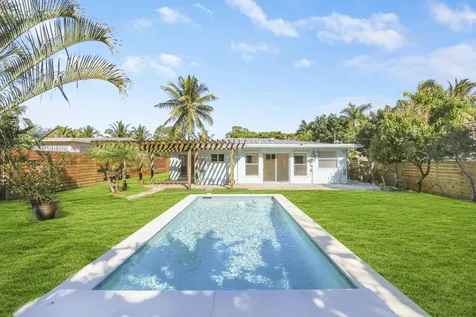 376 SW 2nd Street Boca Raton FL 33432