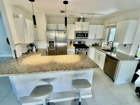 376 Sw 2nd Street Boca Raton FL 33432