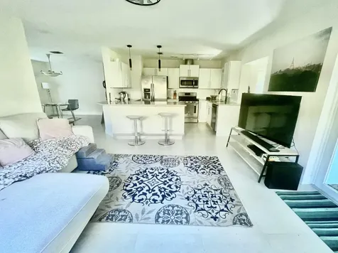 376 Sw 2nd Street Boca Raton FL 33432