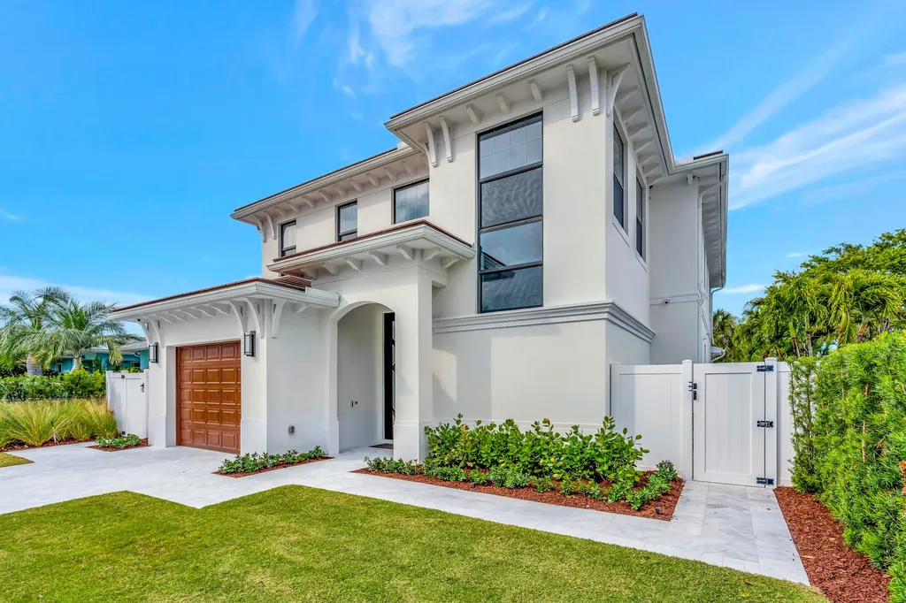 245 Alhambra Place West Palm Beach FL 33405
