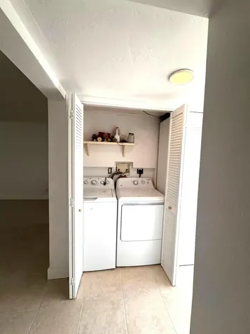 141 West Court Royal Palm Beach FL 33411