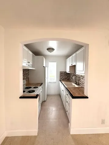 141 West Court Royal Palm Beach FL 33411