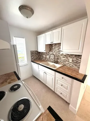 141 West Court Royal Palm Beach FL 33411