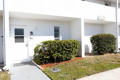 141 West Court Royal Palm Beach FL 33411