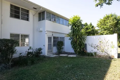 141 West Court Royal Palm Beach FL 33411