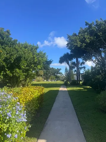 141 West Court Royal Palm Beach FL 33411