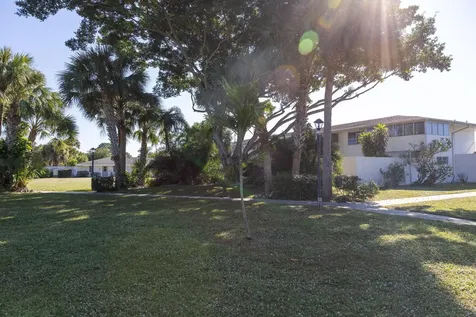 141 West Court Royal Palm Beach FL 33411