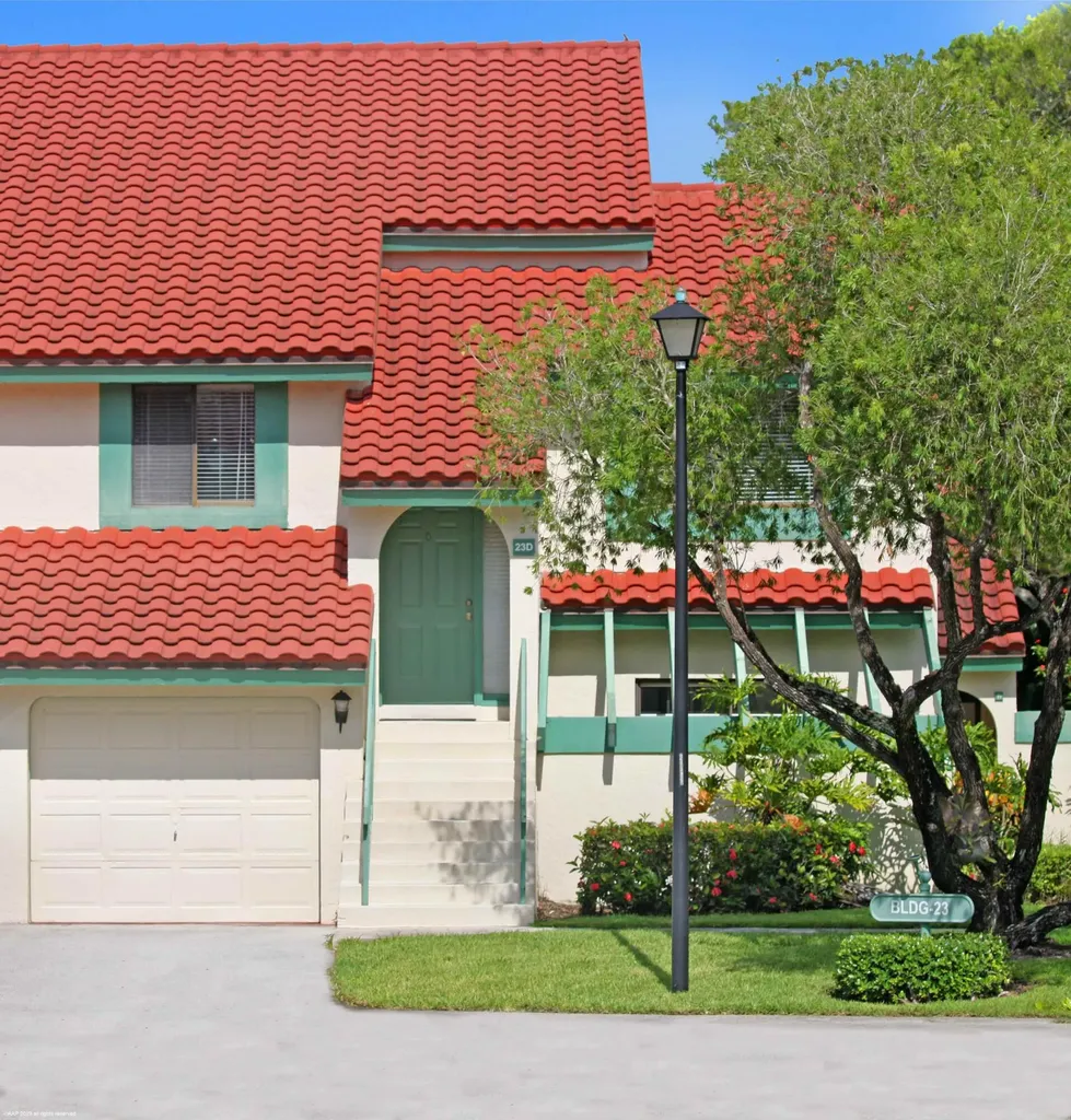 23 Lexington Lane Palm Beach Gardens FL 33418