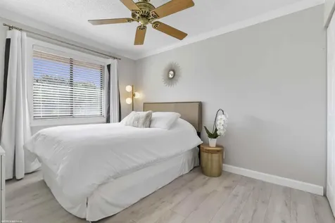 23 Lexington Lane Palm Beach Gardens FL 33418