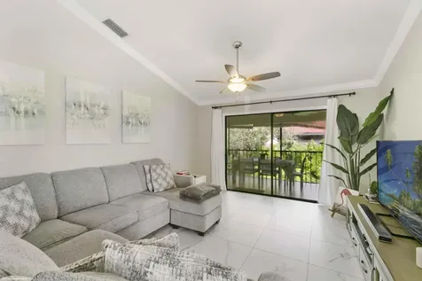 23 Lexington Lane Palm Beach Gardens FL 33418