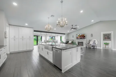 5871 Nw Corso Court Port Saint Lucie FL 34986
