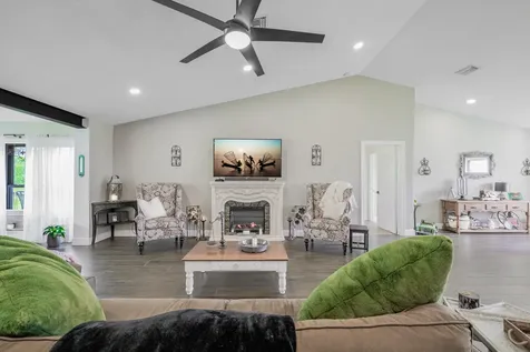 5871 Nw Corso Court Port Saint Lucie FL 34986
